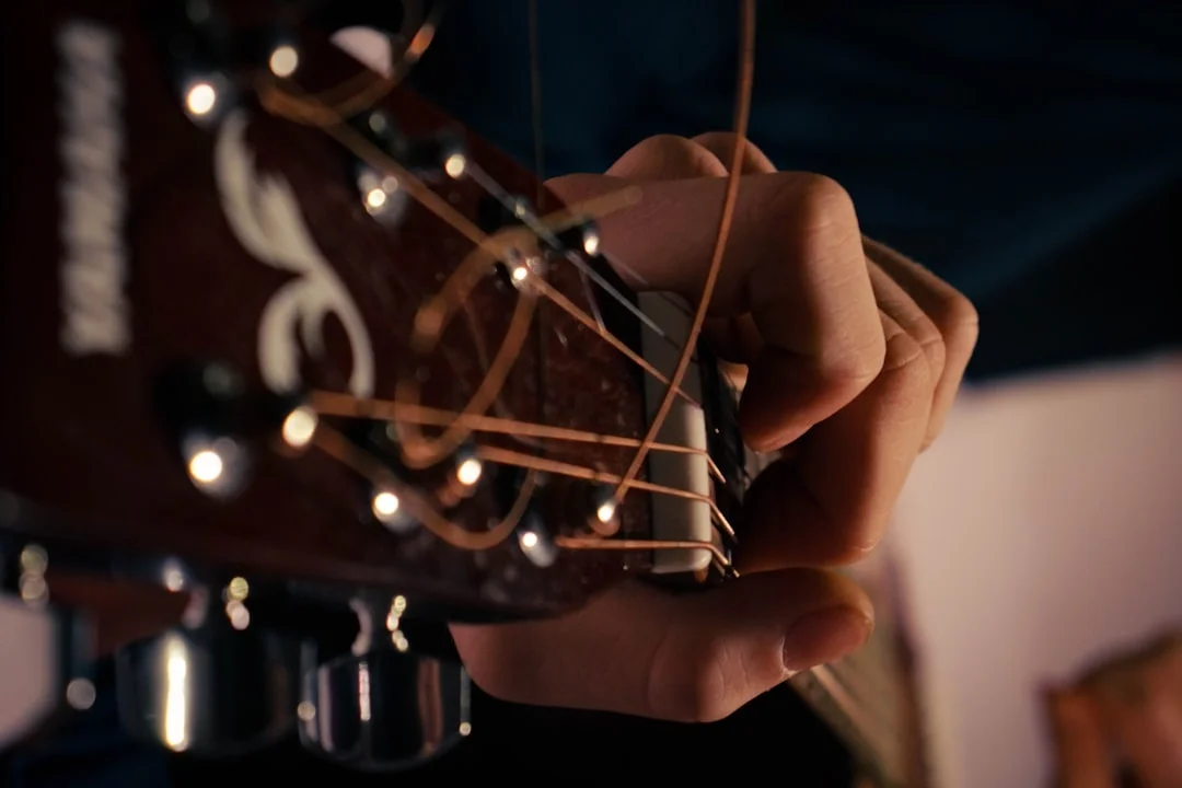 How to Change Guitar Strings: A Step-by-Step Beginner’s Guide