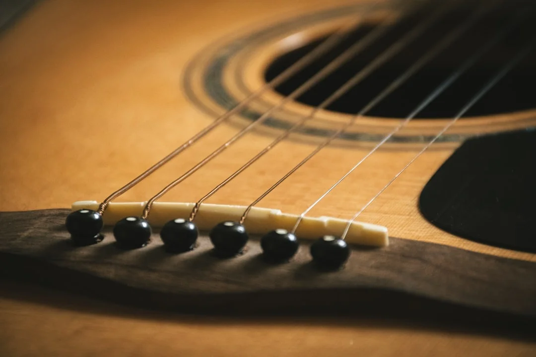 Best Guitar Strings for Beginners: A Simple Guide to Gauge, Comfort, and Tone